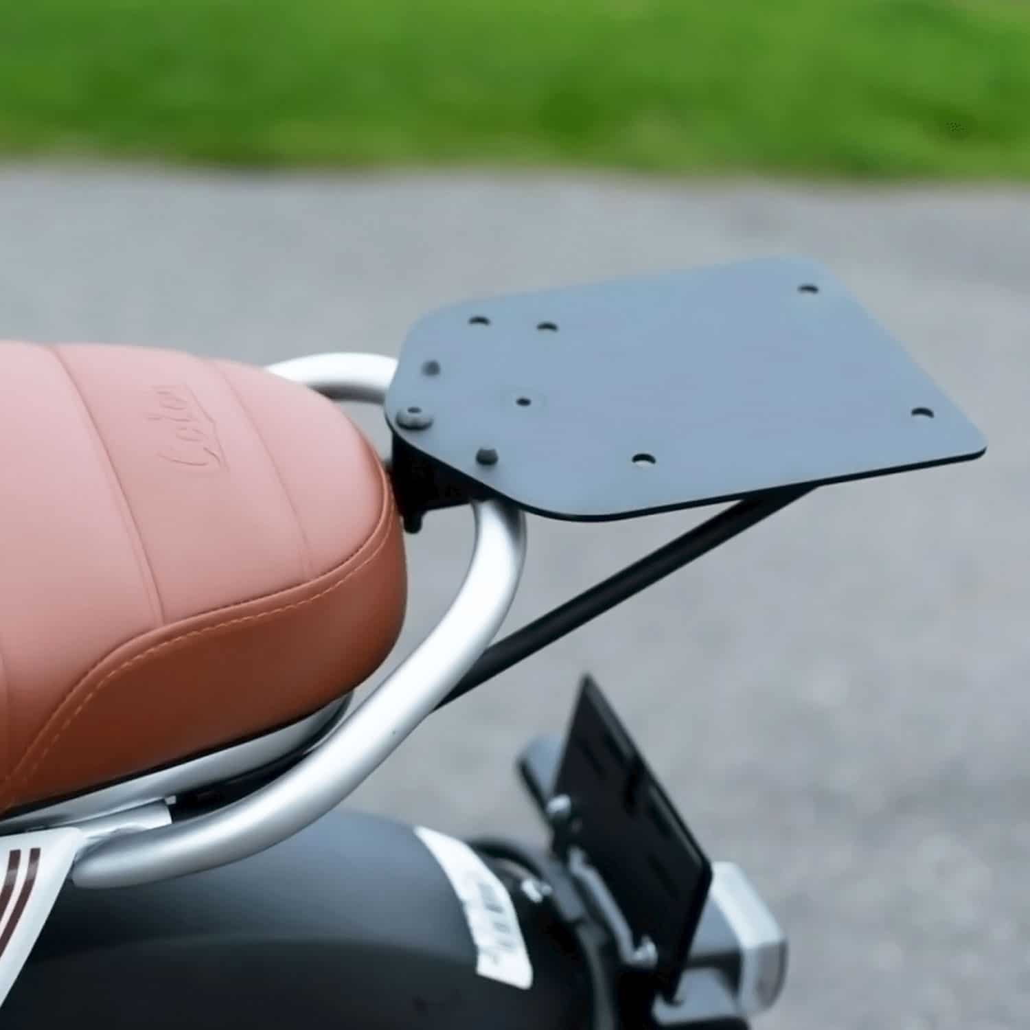 Top case, supports et accessoires pour top case moto et scooter
