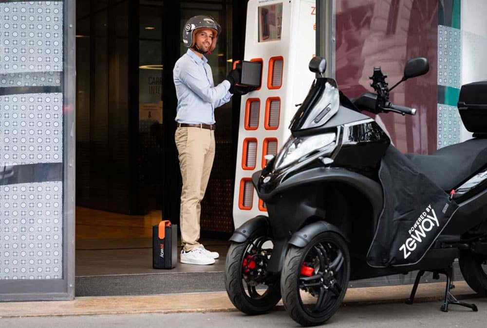 Location scooter électrique ZEWAY à batterie rechargeable en 50s
